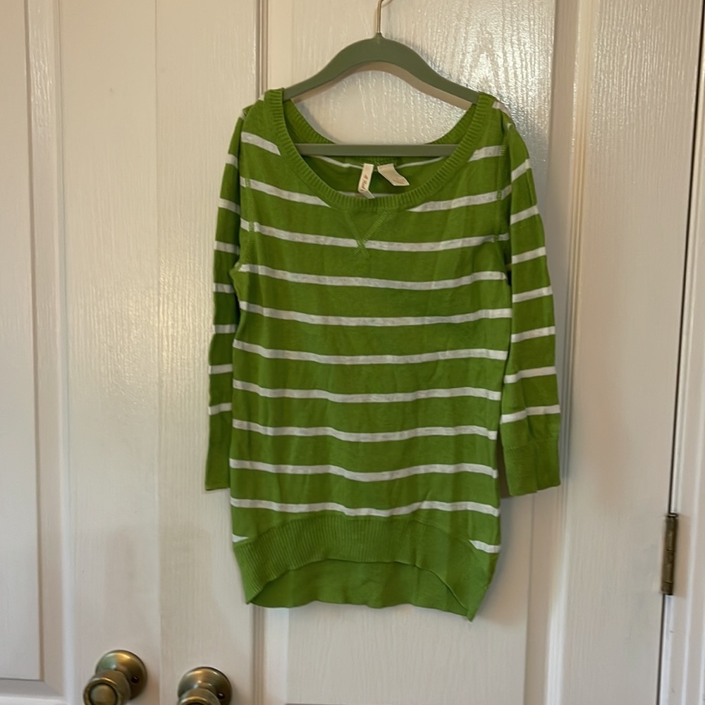 Red Camel green and white sweater